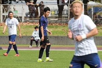 U-16日本代表の10番「父親の面影ある！」　レジェンドの愛息…豪快な一撃が「ゴラッソ」
