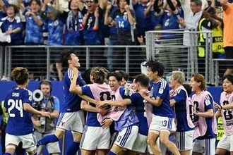 W杯初戦で日本ファン大号泣「この写真ヤバい」　新主将の見せた振る舞いに「感動です」