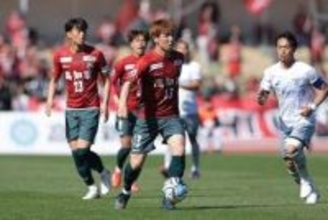 浮き球トラップ→30mロング弾「エグい」　J3で衝撃ゴール…GK頭上抜け「ビューティフル」