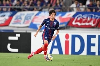 元日本代表DFの一撃に「まじで呼んでほしい」　首位追走の豪快弾が「月間ベストゴール」