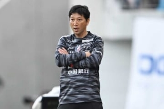 53歳指揮官が契約更新「待ってました！」　初のJ1で躍進…来季続投に歓喜「紛れもなく名将」