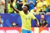 「ヴィニシウスが見せた「新しい顔」　W杯後に整形… “激変ぶり”に海外注目「大きな反響を呼ぶ」」の画像1