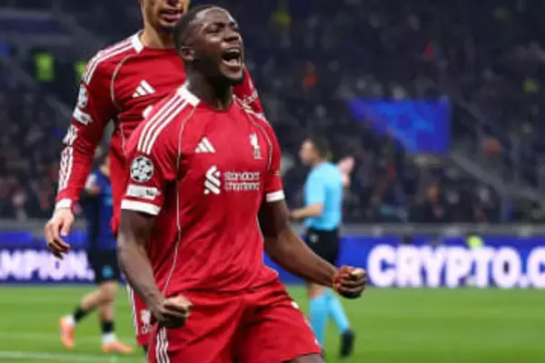 フランス代表のコスプレ姿が「大好き」　漫画キャラに変身…遠藤航も反応「Gokuuuu」