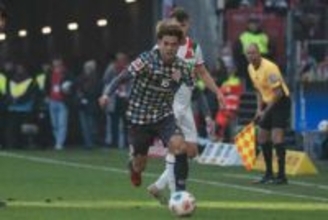 佐野海舟の「レベル上がりすぎてない？」　ボール奪取、ドリブル突破…カウンター起点に「美しい動きだ」