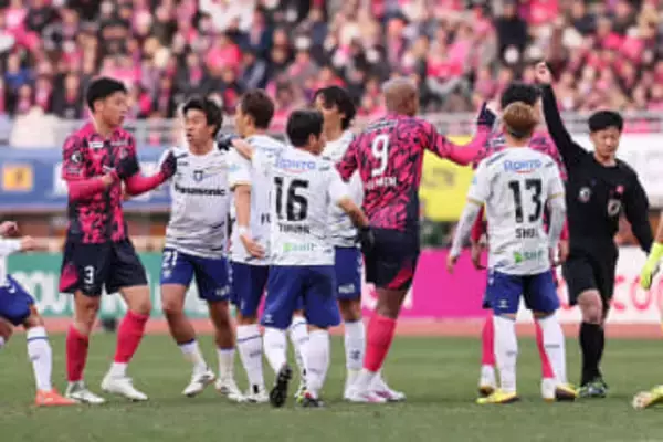 大阪ダービー史上初のPK戦はG大阪に軍配　開始8分で警告3枚、両チーム1人ずつ退場…大荒れの一戦に