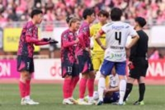 大阪ダービー史上初のPK戦はG大阪に軍配　開始8分で警告3枚、両チーム1人ずつ退場…大荒れの一戦に