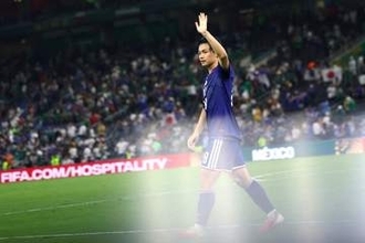 本田圭佑、上田綺世の2点目フィニッシュをべた褒め「枠は外さず」 クロスにも賛辞「素晴らしい、佐野さんの…」