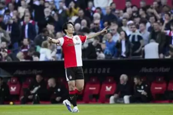 GK棒立ち…日本代表エースに驚愕「ターンうますぎ」　今季25得点目が「ビューティフル」