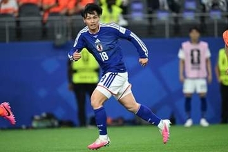 日本代表FWの“初仕事”「何やらせてんのよ」　5大リーグ移籍も…まさかの姿に困惑「AIかと」