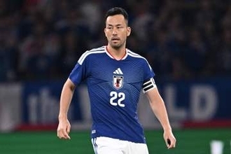 敵将が吉田麻也に敬意「謙虚で偉大な選手」　花道に異例の参加…好プレーに「何で10分で去るのか」