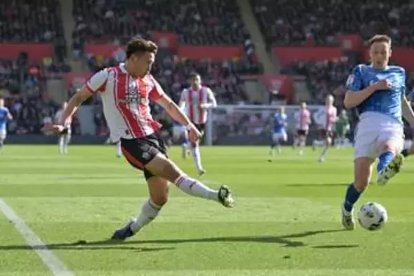 日本人を開催国絶賛「見つけ出した」　絶妙パスでゴール演出…最終ラインを「突いた」