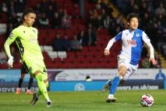 サッカー界に現れた“新星”「GKが支配する時代」　まるで司令塔…異次元プレーに驚愕「意味わからん」