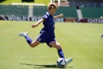 米相手に圧巻ゴラッソ「深い切り返しで勝負あり」　相手DF翻弄の一撃が「結構びっくりゴール」