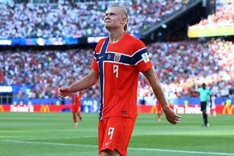 怪物ハーランドがW杯デビューで衝撃2発　MOM選出…快勝劇に喜び「誇らしく思う」