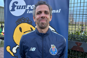 ポルトガルでは「道端でもサッカーを」　名門監督が明かす…強さの秘訣「練習ではなく」