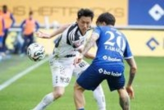 日本人、欧州1部クラブ史上最多「7/11」　逸材25歳が初先発も…プレーオフは3戦未勝利
