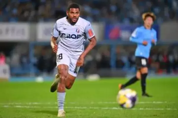残り1試合で…J1助っ人が電撃離脱「まじか」　6試合連続でスタメンも「このタイミングか」