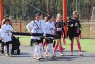 日本人の振る舞いは「学びであり、実践したい」　来日した豪州監督、大会で目撃した光景に感銘