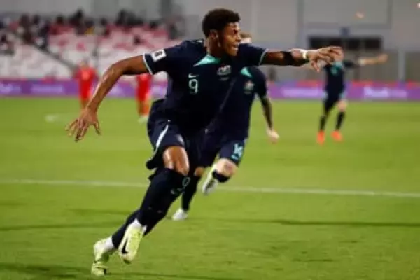 J1クラブに代表FWが加入「ついに来た！」　190センチの大型ストライカーに「期待しかない」