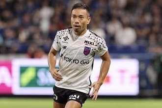 長友佑都、誕生日祝福に涙　ロッカーでチームメイトに…ファンからも祝福「皆さんに感謝したい」