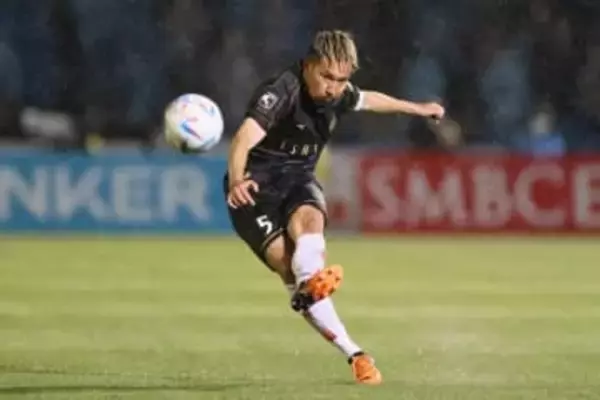 “悪魔の左足”がJ2へ「キックえぐい」　即アシストに衝撃…新境地でも「スペシャル」