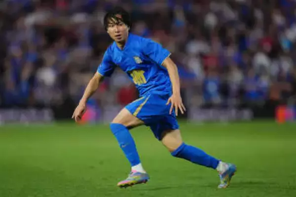 英日本人が加入半年で退団へ　新天地移籍も定位置掴めず…監督が去就に言及「最善の解決策」