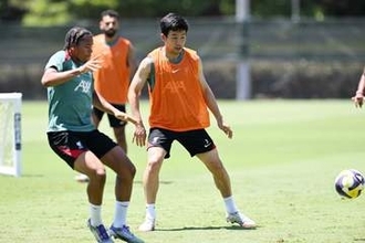 プレミア日本人が「真面目なんだな」　クラブで見せた素顔に「解釈一致すぎる」「さすが」