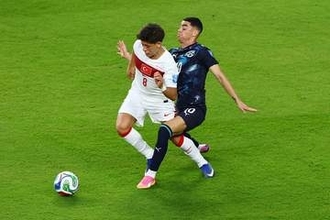 W杯で適用「不利益を被った」　新ルールの一発退場を海外非難「深刻に複雑にする寸前だった」