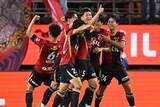 「鹿島がホーム開幕戦で劇的勝利　終了間際にDF関川郁万が勝ち越し弾…6季ぶり開幕2連勝スタート」の画像1