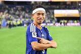 「長友佑都、子供たちへメッセージ「パパより」　家族写真を投稿…熱い言葉で「人に何言われても」」の画像1