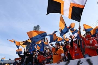 Jクラブ新ユニが「世界的に見ても珍しい」　専門家絶賛…人気漫画とコラボのデザイン