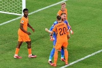 日本戦も出場したオランダ代表GK、超至近距離で衝撃神セーブ！「あの状況で決まらない？！」