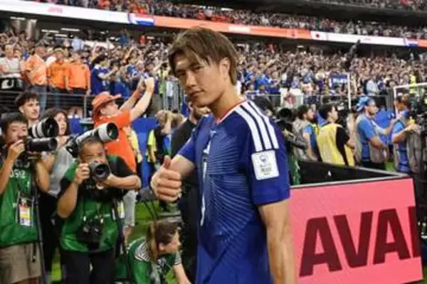 日本代表×1300万円の1台「似合いすぎ」　高級車との佇まいが「俳優さんみたい」
