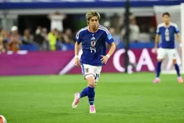 日本人女優「伊東純也選手も一緒の飛行機だったわ」　まさかの“遭遇”で「良い人ね」