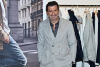 バルサ＆レアルで活躍…欧州レジェンドが日本に出没「Amazing」　現役時代から大の“親日家”