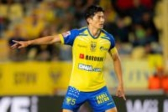 34歳日本代表は「ベルギー最高のCB」　指揮官が称賛…2位躍進に現地注目「並外れている」