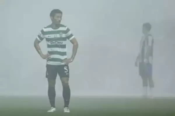 “モクモク真っ白”に衝撃「何も見えん」　日本代表MFが復活…超絶タックルが「最高」