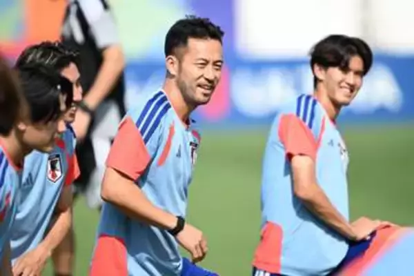 元日本代表が思わず「ほっそ…笑」　欧州へ移籍前…約17年前の写真が話題