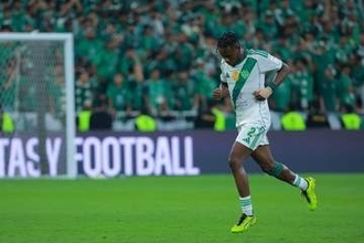 町田戦の“愚行”に騒然「ジダン思い出した」　決勝なのに…ファン呆れ「頭突きは酷い」