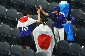 米スター選手が日本戦のゴミ拾いに参加　現地メディアも驚き「視聴者の共感呼んだ」
