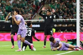 韓国がメキシコに0-1敗戦　GKキム・スンギュが交錯から痛恨ミス…決勝T進出は第3戦に持ち越し