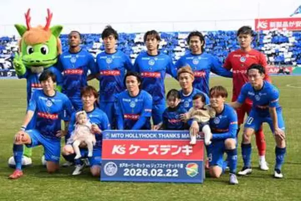 J1新助っ人が衝撃の合流「笑っちゃうくらいデカい」　来日後の近影が「プロレスラーみたい」