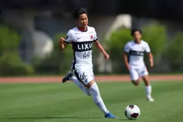 15歳日本人に海外ファンも驚愕「なんというゴールだ」　名門リバプール相手…圧巻の一撃が「見事」