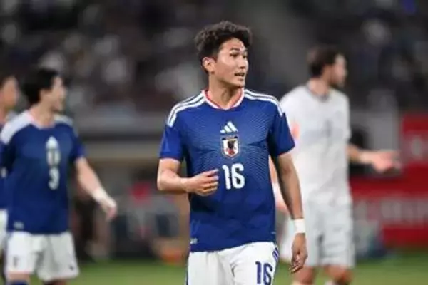 前半5分で負傷交代…日本代表に“アクシデント発生”　現地メディア「一見深刻そうな」