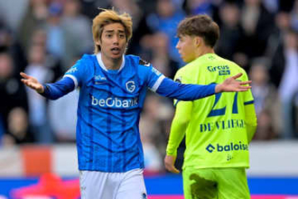 日本代表FWへの警告「奇妙な判定」　“教科書通り”のタックルも…現地騒然「何をしているのか」