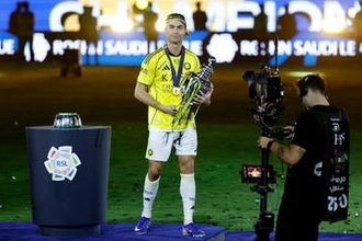 C・ロナウドが感情爆発「胸熱すぎる」　初タイトルにベンチで涙「いくつになっても熱い」