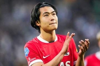 20歳日本人がモデル採用　新ユニとともに笑顔…移籍2年目で“クラブの顔”へ