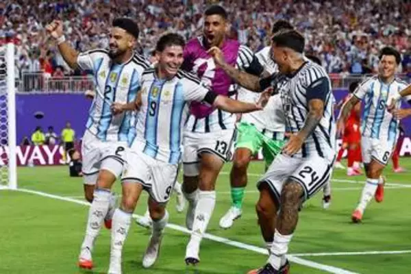 アルゼンチンがW杯ベスト4進出　メッシの連続得点ストップも…スイスとの延長戦を制す