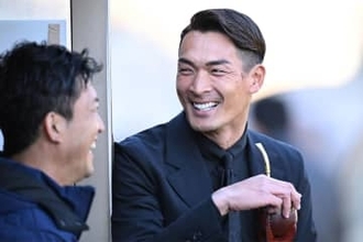 槙野監督の“手元”が「今、話題沸騰」　珍しいカップに反響…コーチから「思わぬ続報」