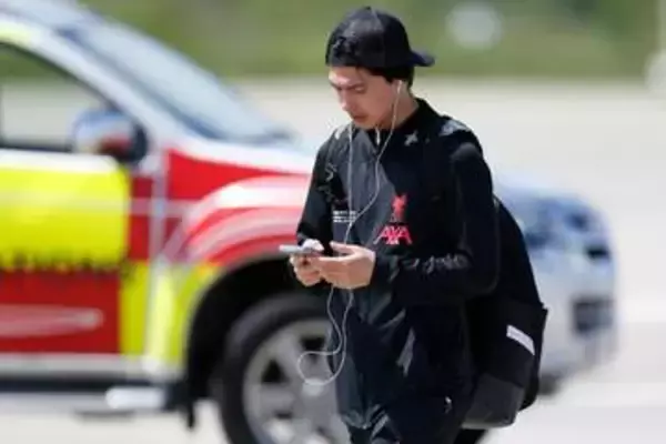 スタジアムに現れた日本人「熱い」　黒い帽子で試合観戦…ファン期待「奇跡が起きて」